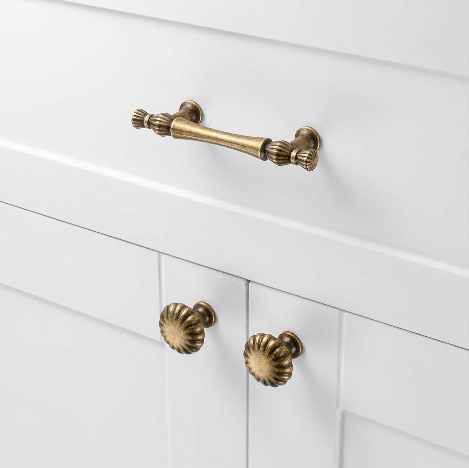 10 Pack 3 Inch Hole Centers, Antique Brass Cabinet Pulls Vintage Handles Hardware for Cabinets ZP2408 Drawer Dresser Cupboard Bedroom Closet Bathroom Vanity