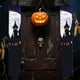 thumbnail image 4 of Cartel de bienvenida para Halloween con cielo púrpura, para colgar en el porche o en la puerta; decoración para fiestas, interior y exterior, 4 of 6