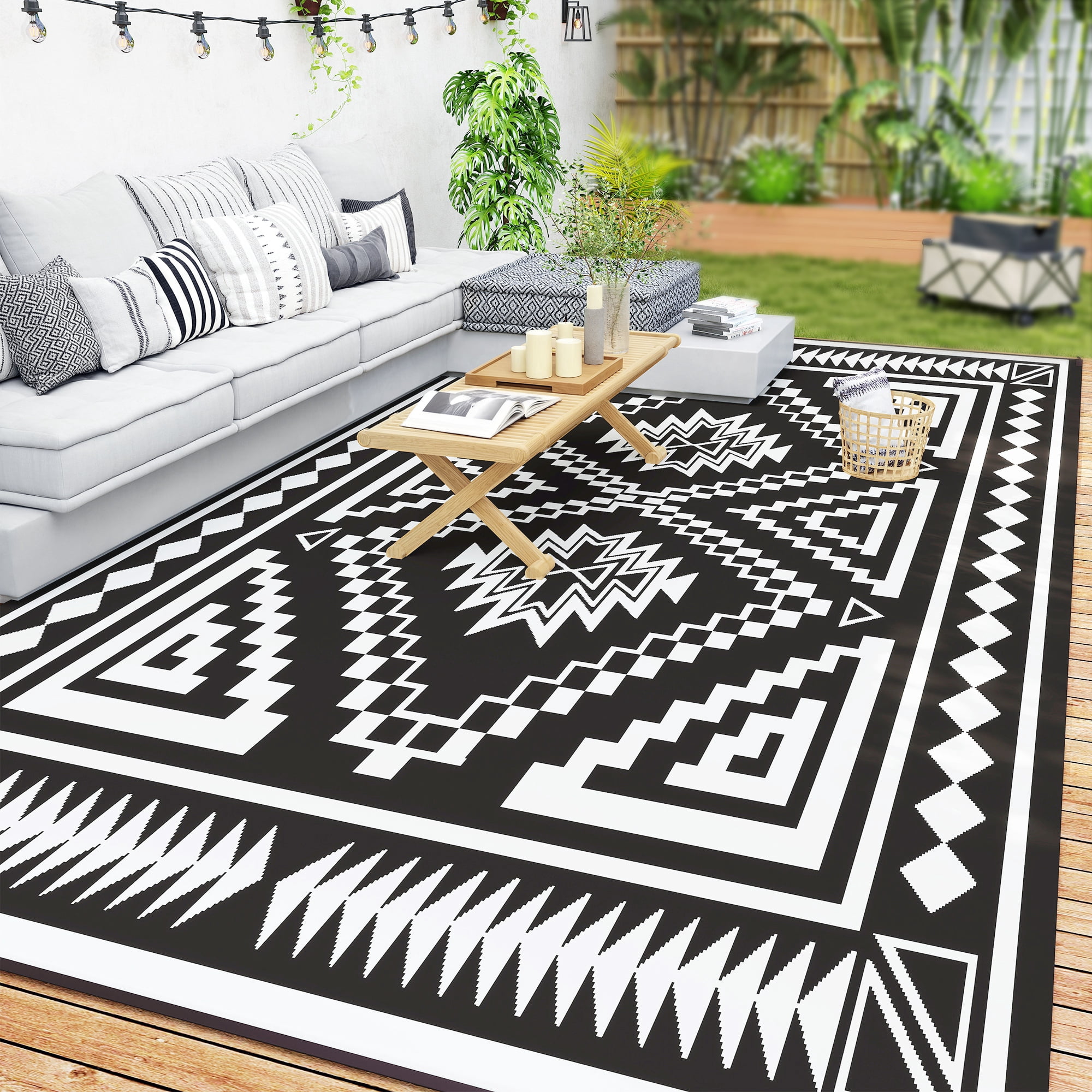 Outsunny Outdoor Patio Rug, Large Camping Carpet with Carrying Bag, 9' x 18' Waterproof Plastic Straw, Reversible, Black & White Square Patchwork