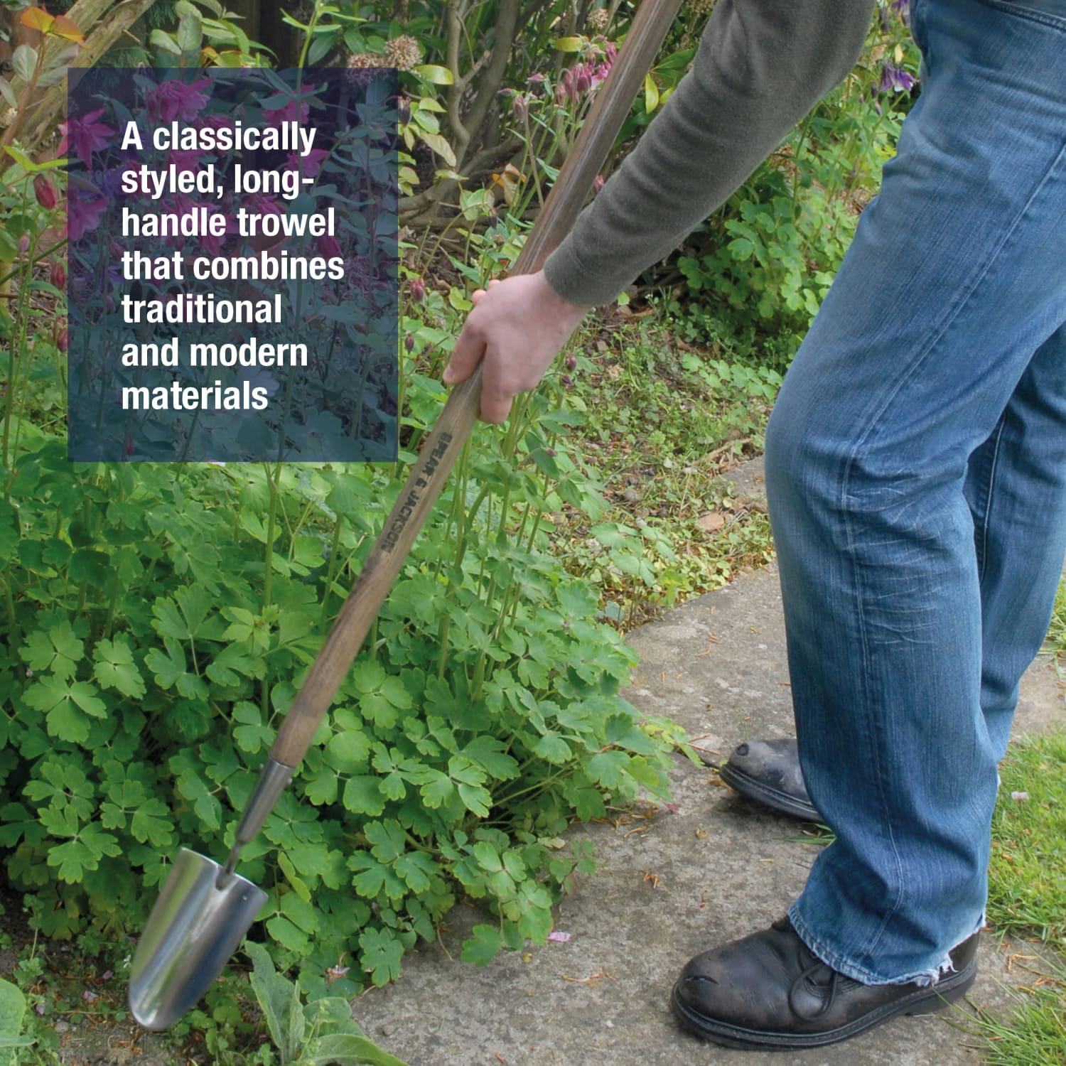 Spear & Jackson Stainless Steel Long-Handled Trowel, Durable Gardening Tool with Ergonomic Handle for Effortless Digging