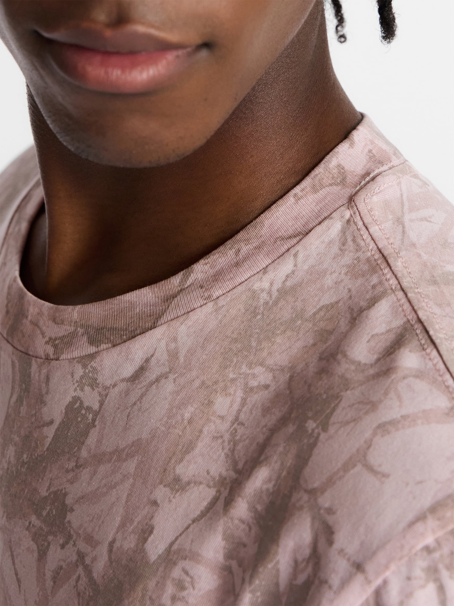 No Boundaries Standard Fit Cotton Tee with Short Sleeves, Men's and Big Men's XS-5XL