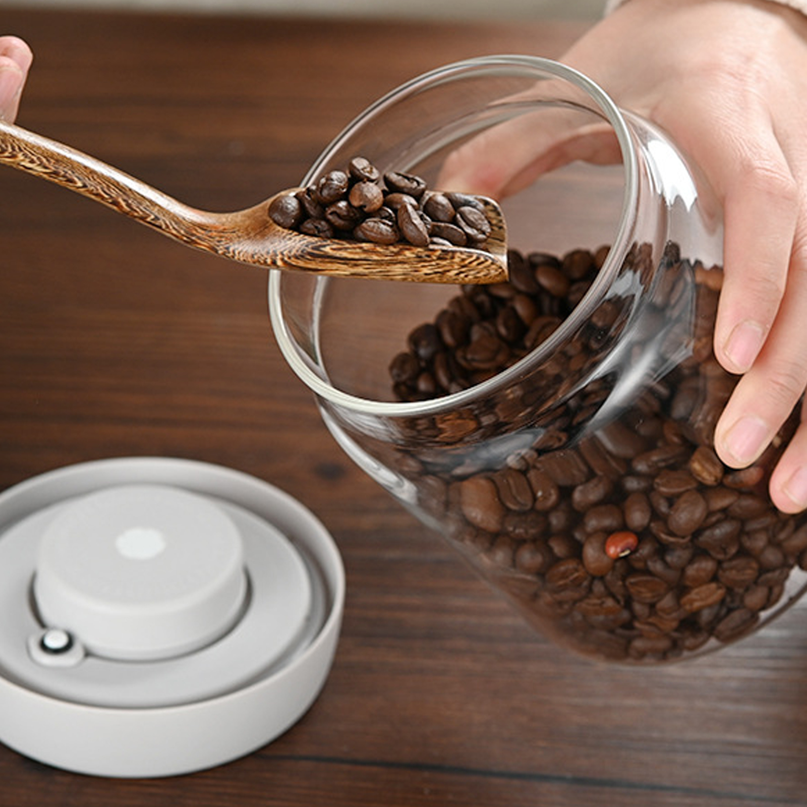 Travel Friendly Coffee Jar Leakproof Press Down Vacuum Seal Glass Container With Portable Design
