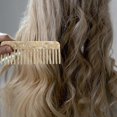 thumbnail image 5 of Peine de dientes anchos para cabello rizado, peine desenredante para la ducha, cuidado suave para rizos y acondicionador uniforme., 5 of 5