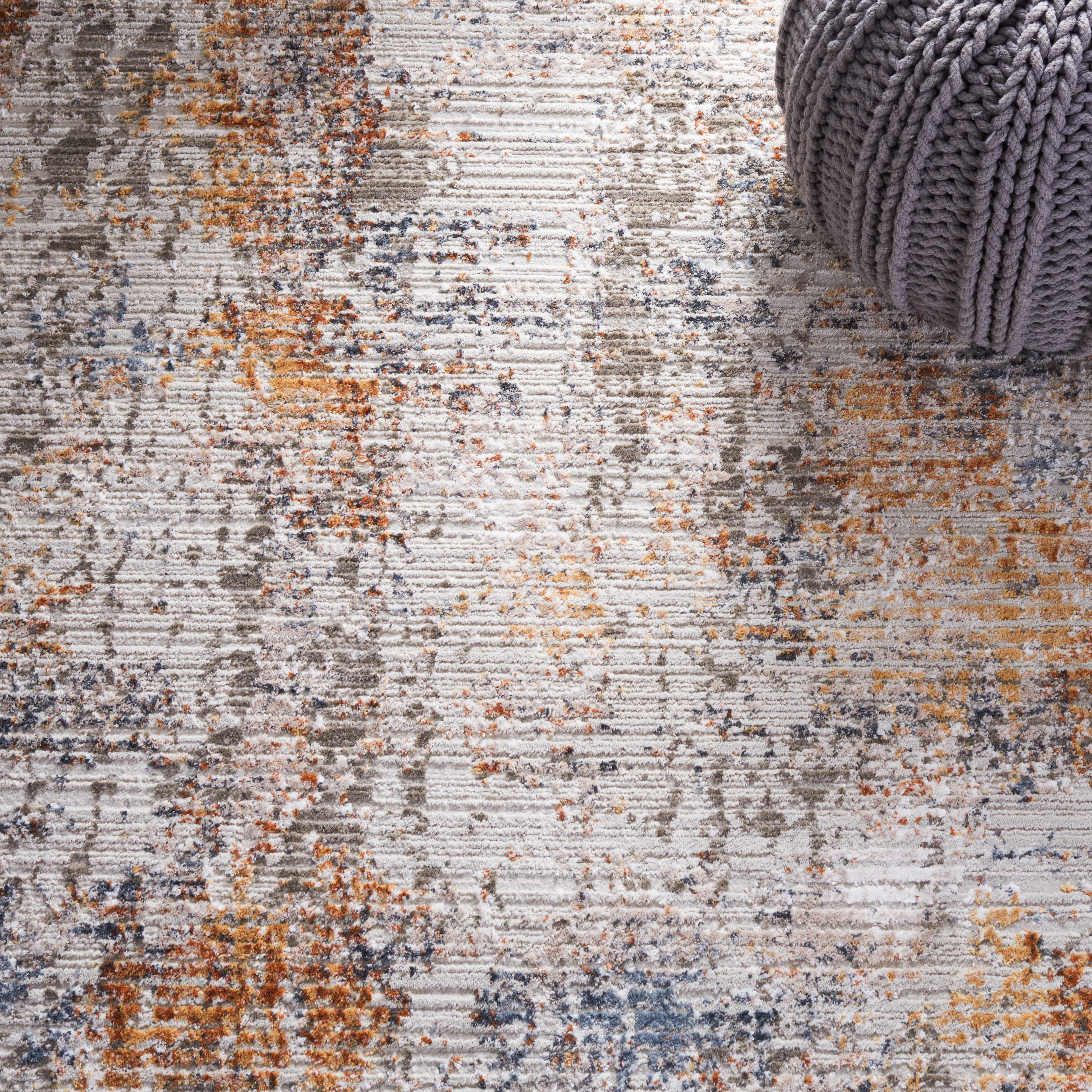 SAFAVIEH Princeton Lorelle Distressed Area Rug, Ivory/Grey, 4' x 6'