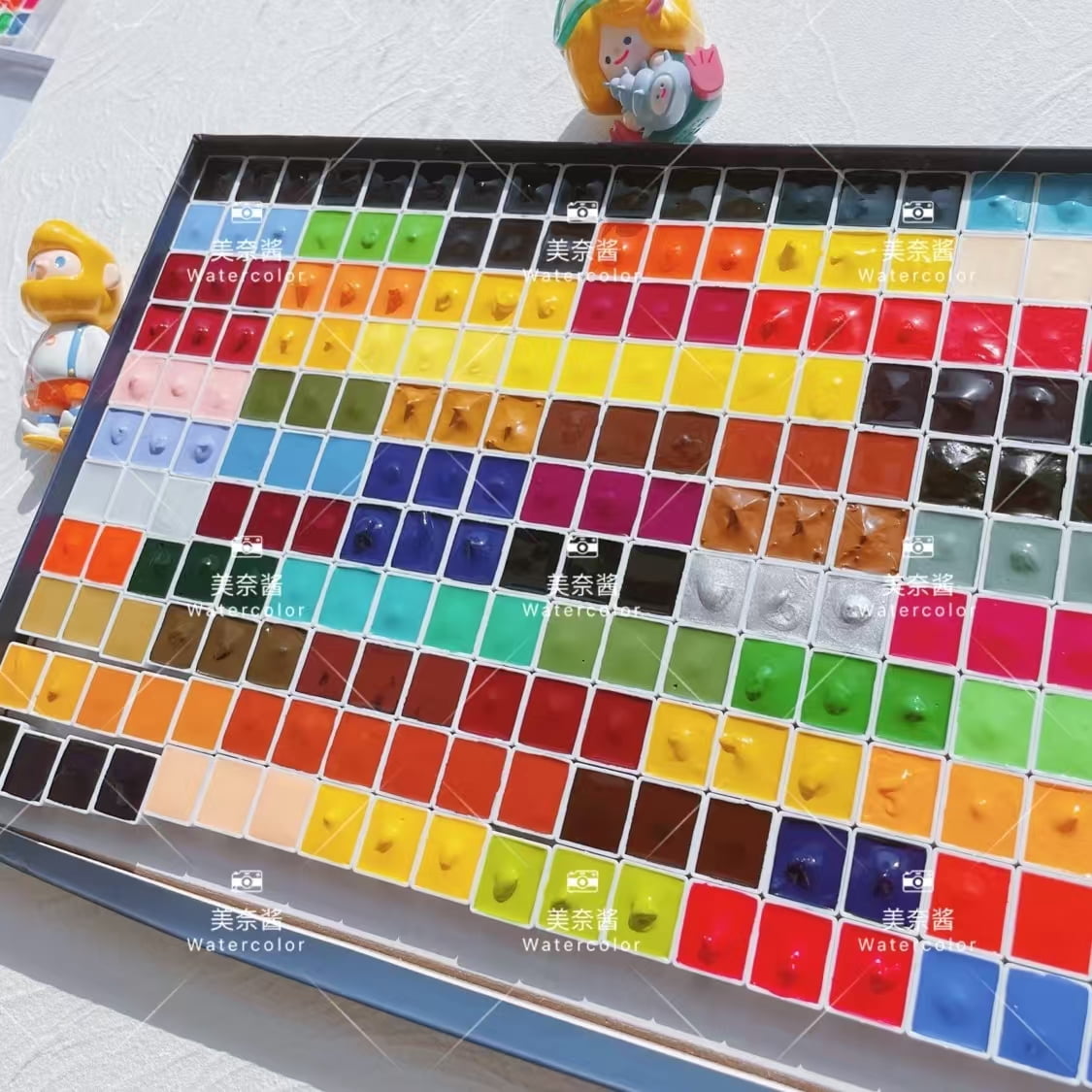 Holbein Artists' Watercolor Set - 108 Colors, 0.5ml Tins in a Compact Metal Case