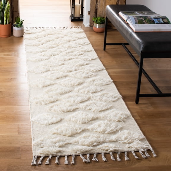 SAFAVIEH Casablanca Winona Solid Wool Runner Rug, Ivory, 2'3" x 8'