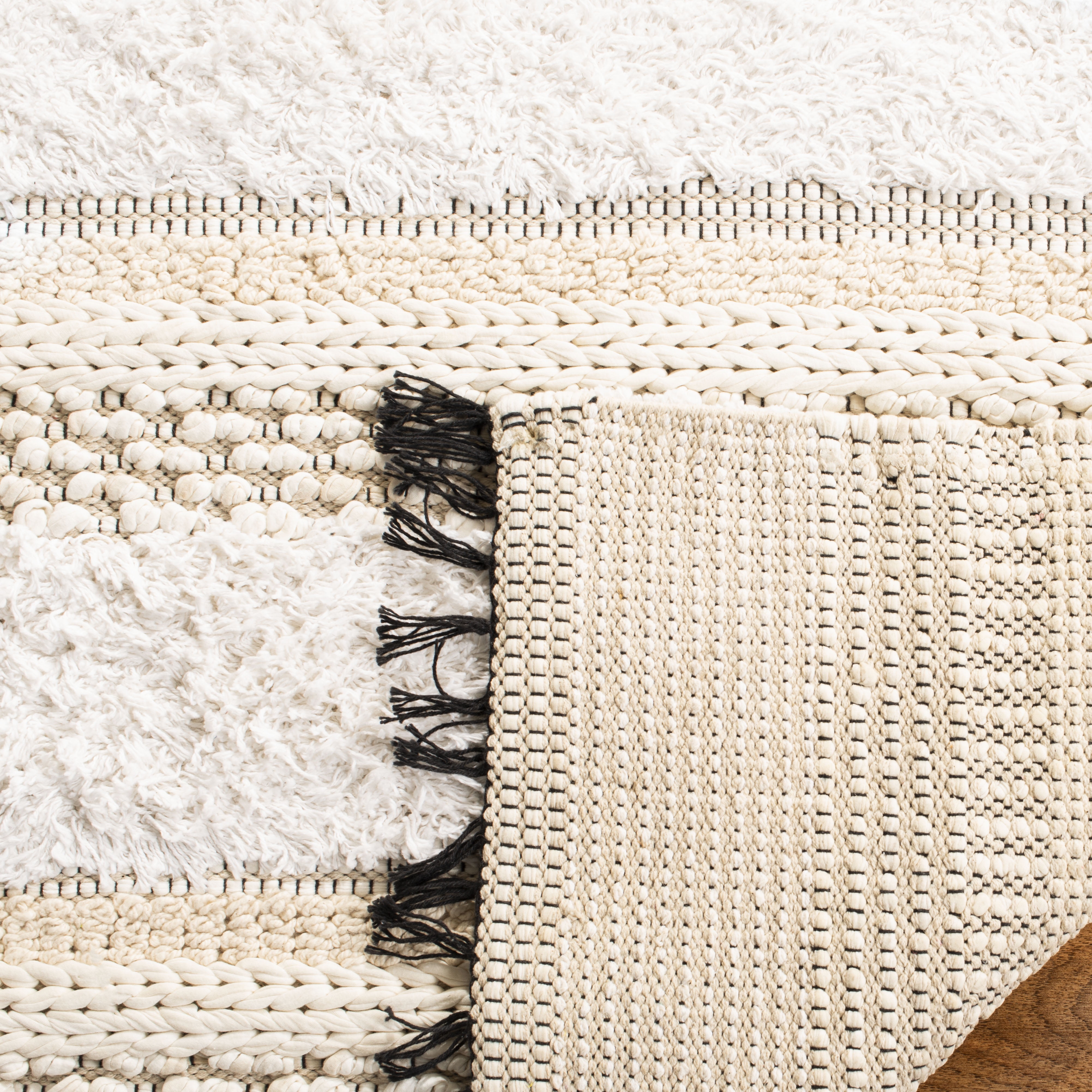 SAFAVIEH Boston Annandale Striped Textured Cotton Area Rug, Ivory/Beige, 4' x 6'