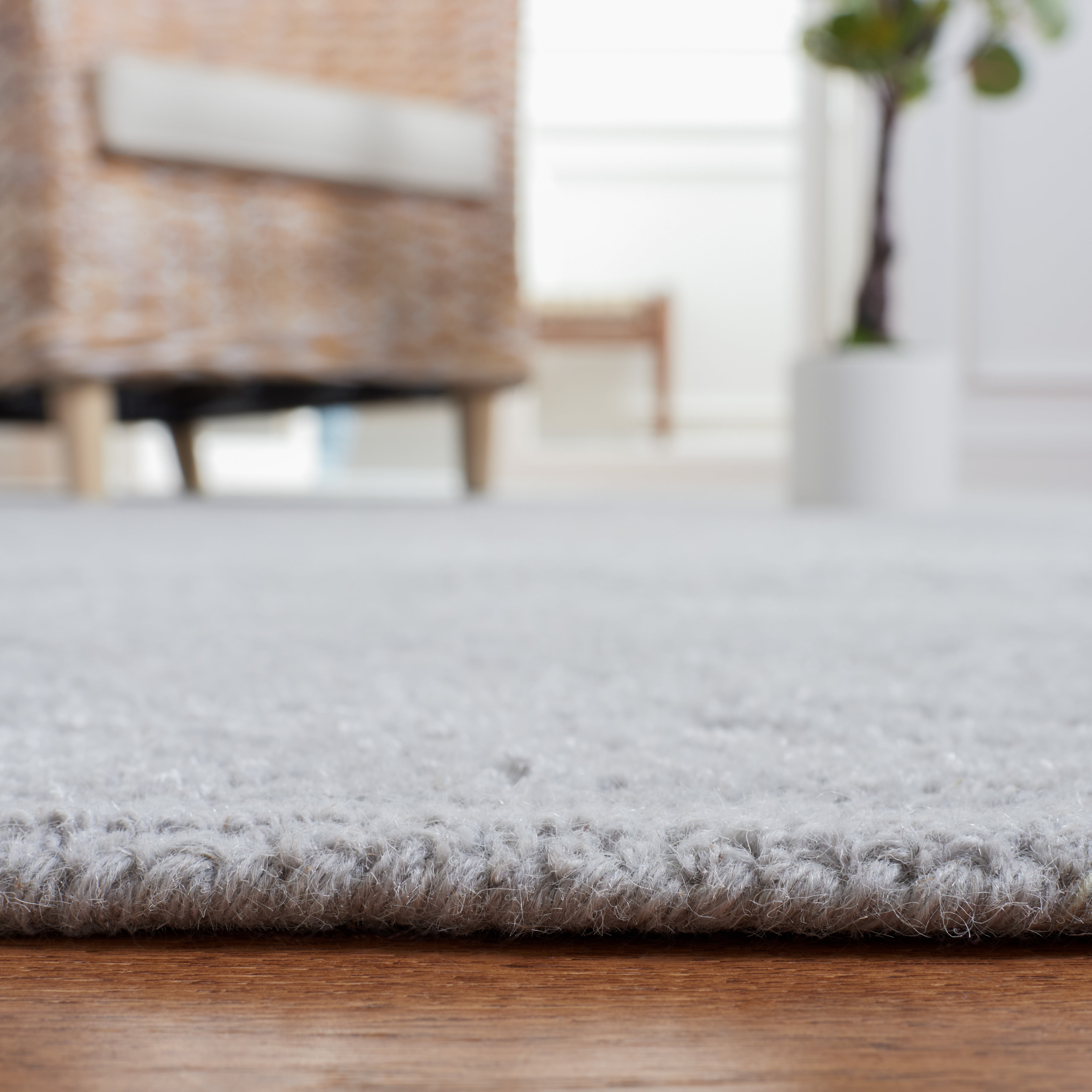 SAFAVIEH Martha Stewart Tufted Wool Area Rug, Grey, 6' x 6' Round