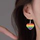 thumbnail image 3 of par de pendientes para mujer, de color arcoíris, con forma de corazón, de acero inoxidable, antialérgicos, ligeros, para mujer, pendientes de gancho, pendientes colgantes con letra L, 3 of 5