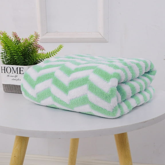 EazyTech Velvet Bath Towel Men Women Large 28x55 Inch Thickened Beach Towel Soft Absorbent Stylish Wrinkle-Free for Bathroom Gym Travel - Quick Dry & Durable (Green)