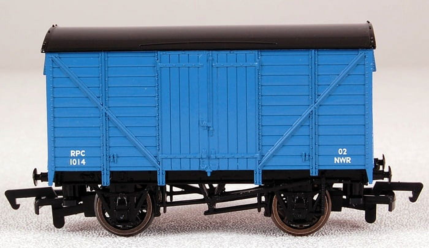 Bachmann Trains HO Scale Thomas & Friends Ventilated Van Train