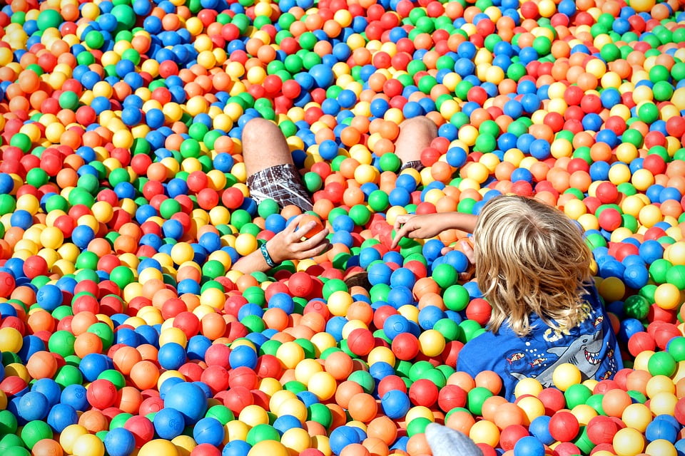 18 inch plastic ball