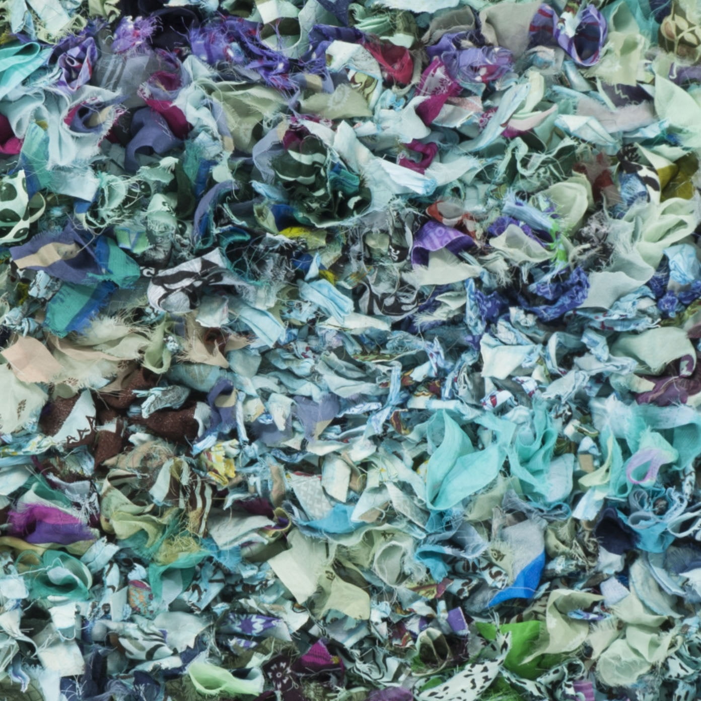 SAFAVIEH Rio Cassandra Confetti Polyester Shag Area Rug, Light Blue/Multi, 4' x 6'