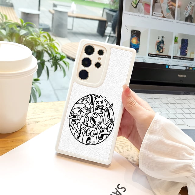 ¡Mantenga su iPhone seguro y a la moda con una funda para teléfono plateada mate con diseño de dibujos animados!