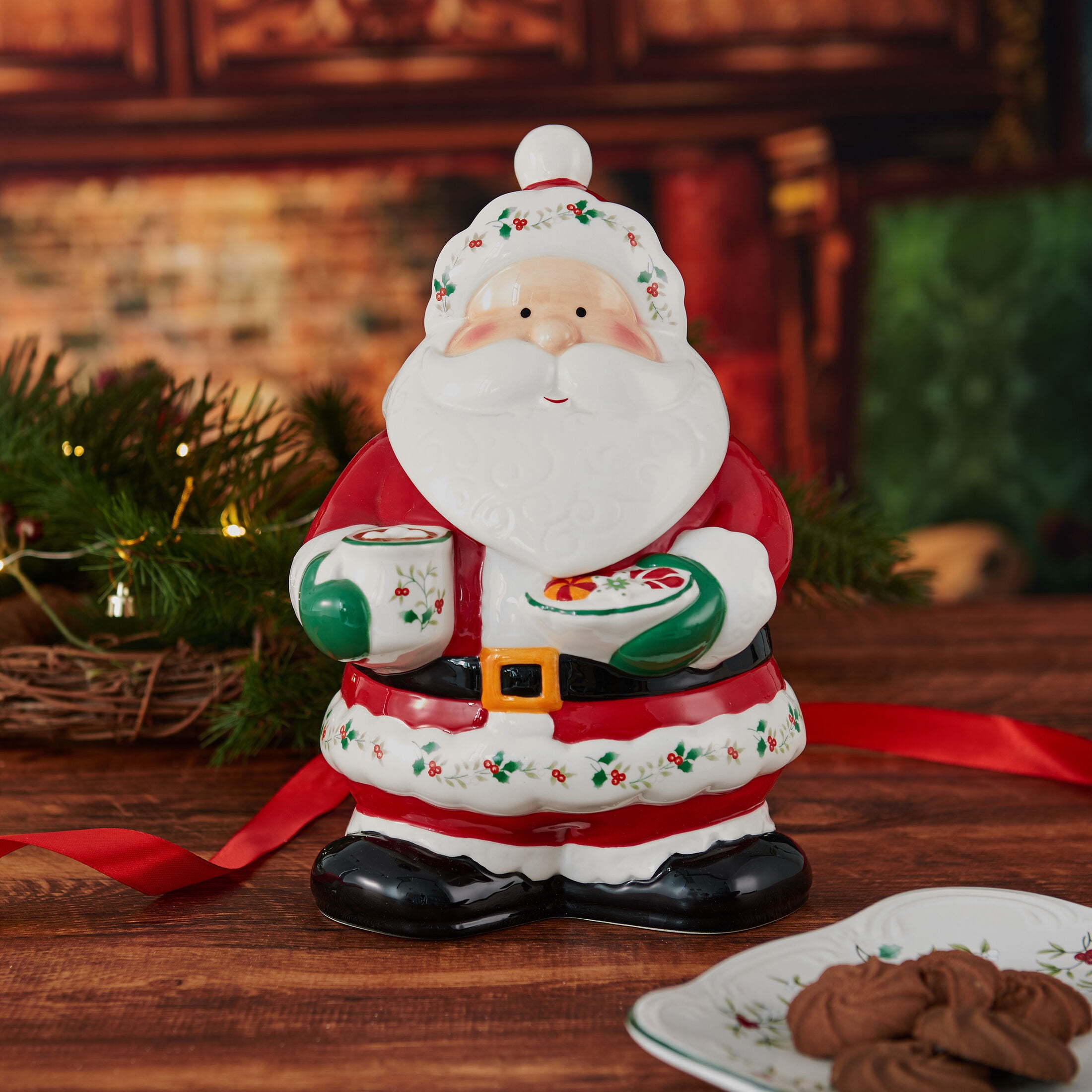 Pfaltzgraff Winterberry Cocoa Santa 10 in Cookie Jar
