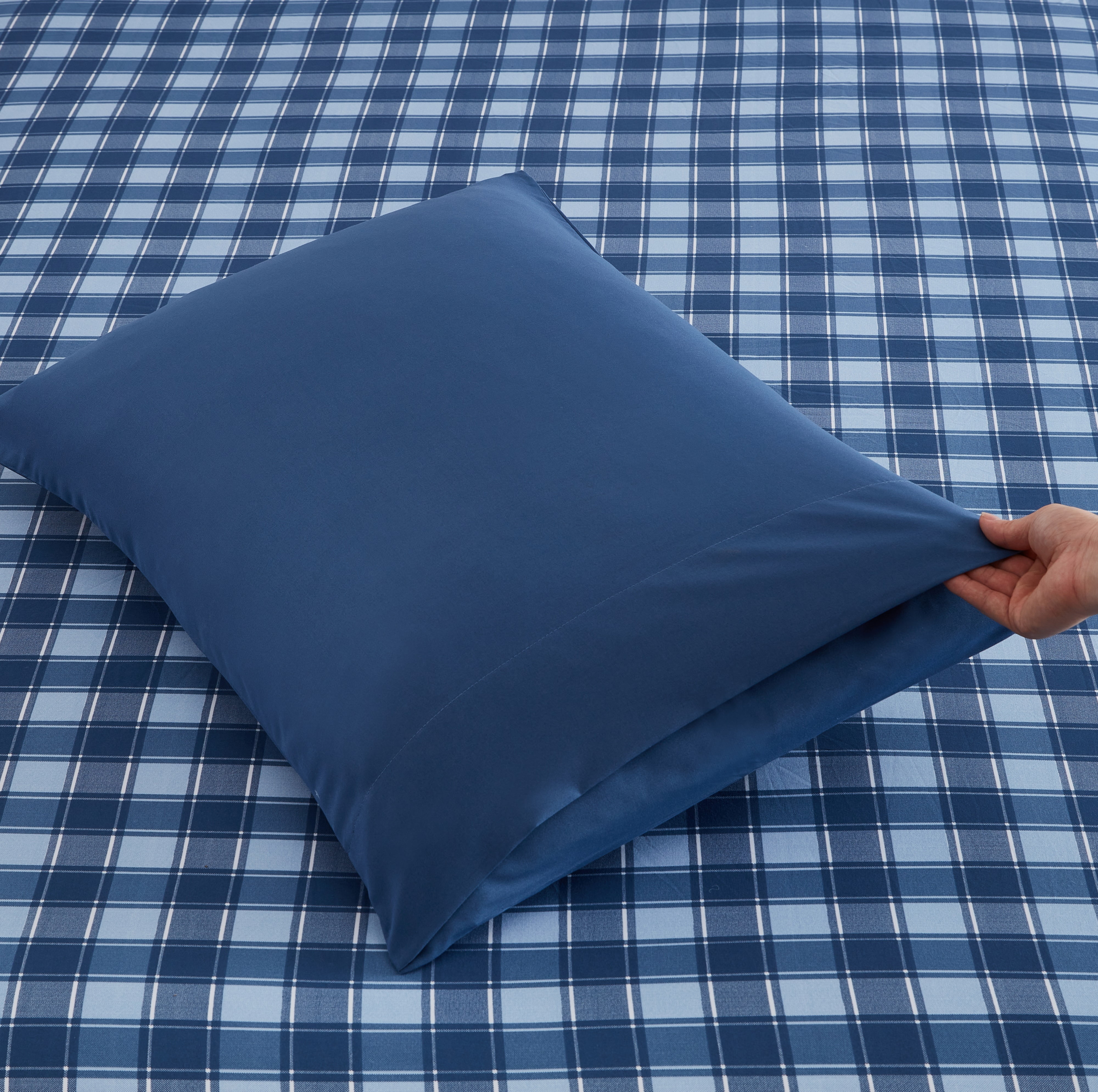 Clara Clark Printed Twin Sheet Set - Shrinkage and Fade Resistant- 6 Piece Soft Deep Pocket Bed Sheets - 1 Fitted Sheet, 1 Flat Sheet, 1 Pillowcases and 1 Pillow Shams - Twin, Checker Blue