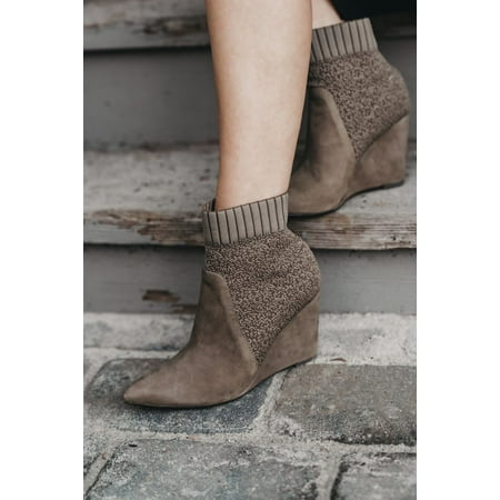 

Cecelia New York Renata Pointy Toe Sock Bootie Sable Brown Wedge Ankle Bootie (8 Sable)