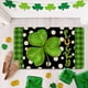thumbnail image 1 of Felpudo para el Día de San Patricio | Alfombra de poliéster verde con trébol de 40 x 60 cm y base antideslizante | Felpudo de bienvenida antimanchas para entrada, pasillo, decoración interior, 1 of 5
