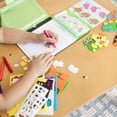 thumbnail image 2 of Set de actividades artesanales Melissa & Doug On the Go Felt Friends, 2 of 9