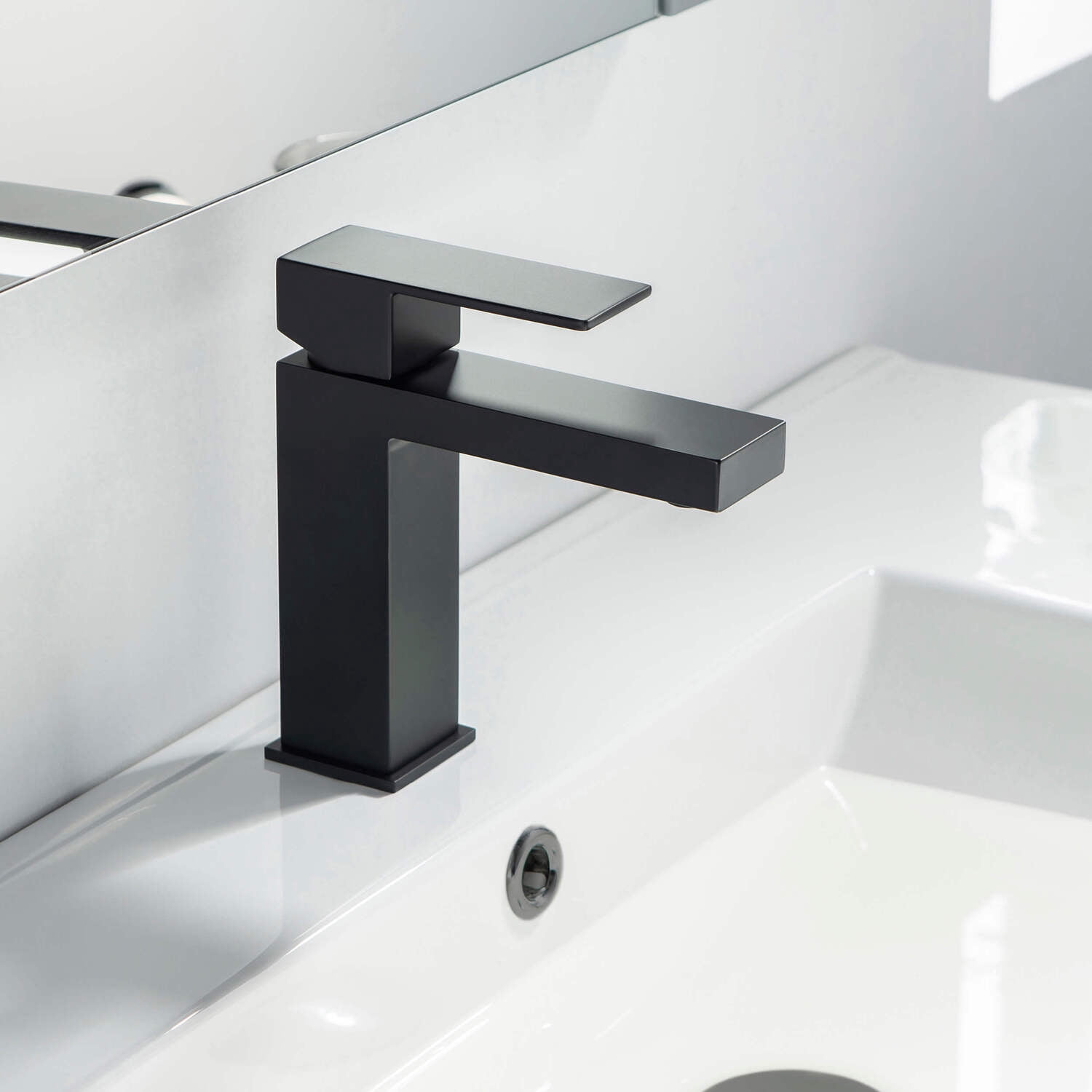 Kibi Single Handle Bathroom Sink Faucet with Pop Up Drain