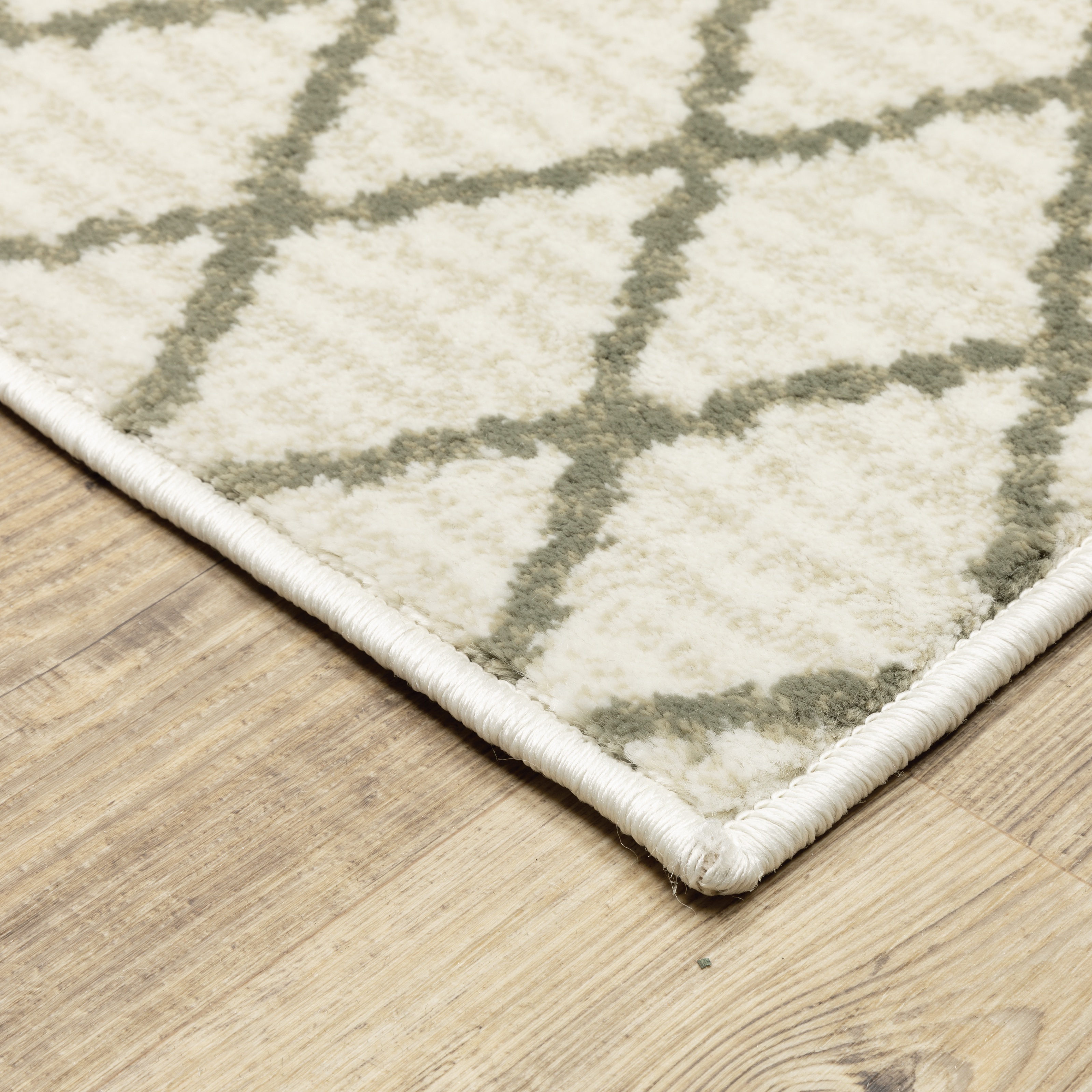 Avalon Home Gracie Tribal Lodge Area Rug, 6'7" X 9'2", Ivory/ Gray
