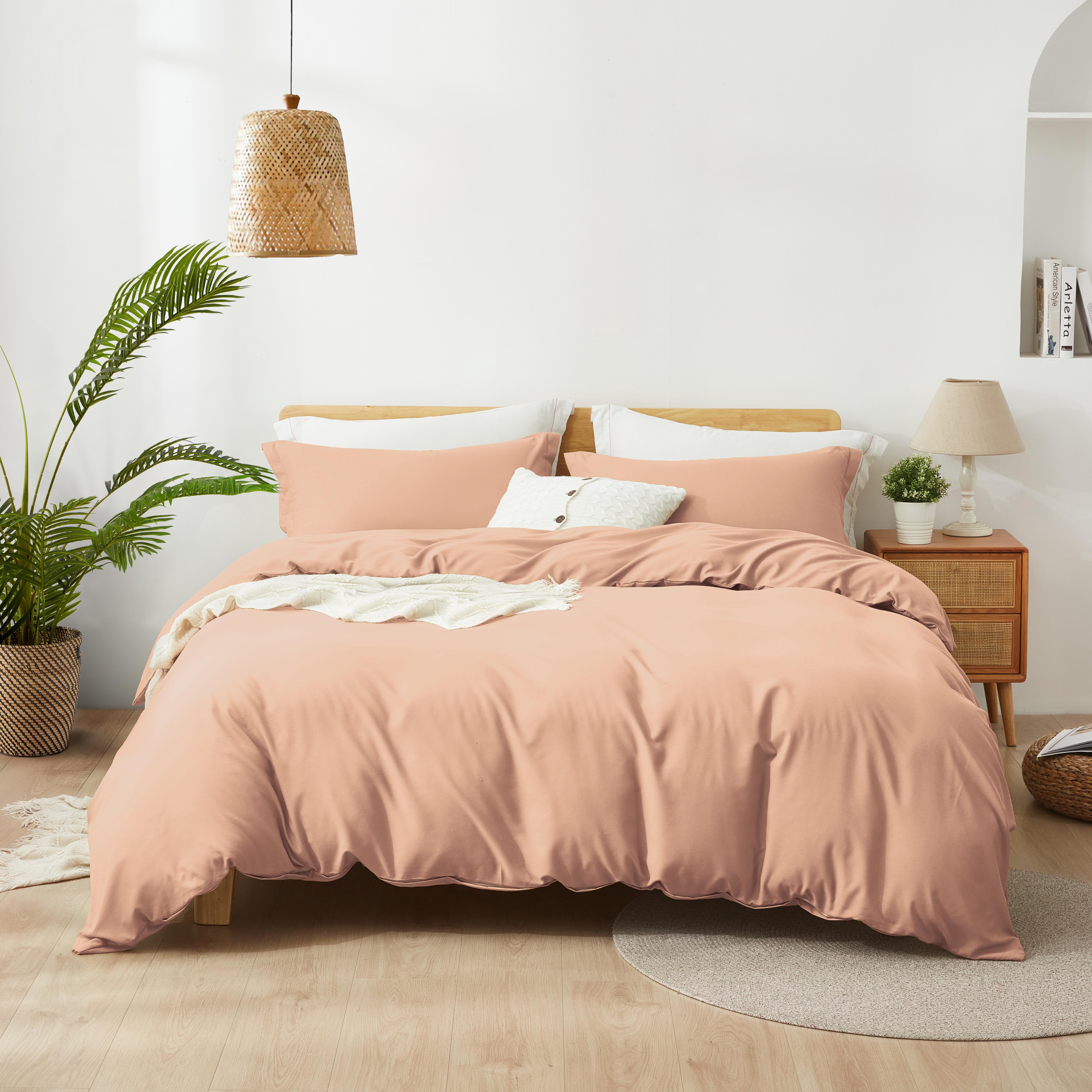 Alazuria Duvet Cover Set Soft Prewashed Microfiber with zipper and 4 corner ties Pink color King size ( 104" x 90" )