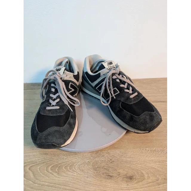 New Balance 574 Classic Athletic Shoes Sneakers Black ML574EVB | Men’s Size 10