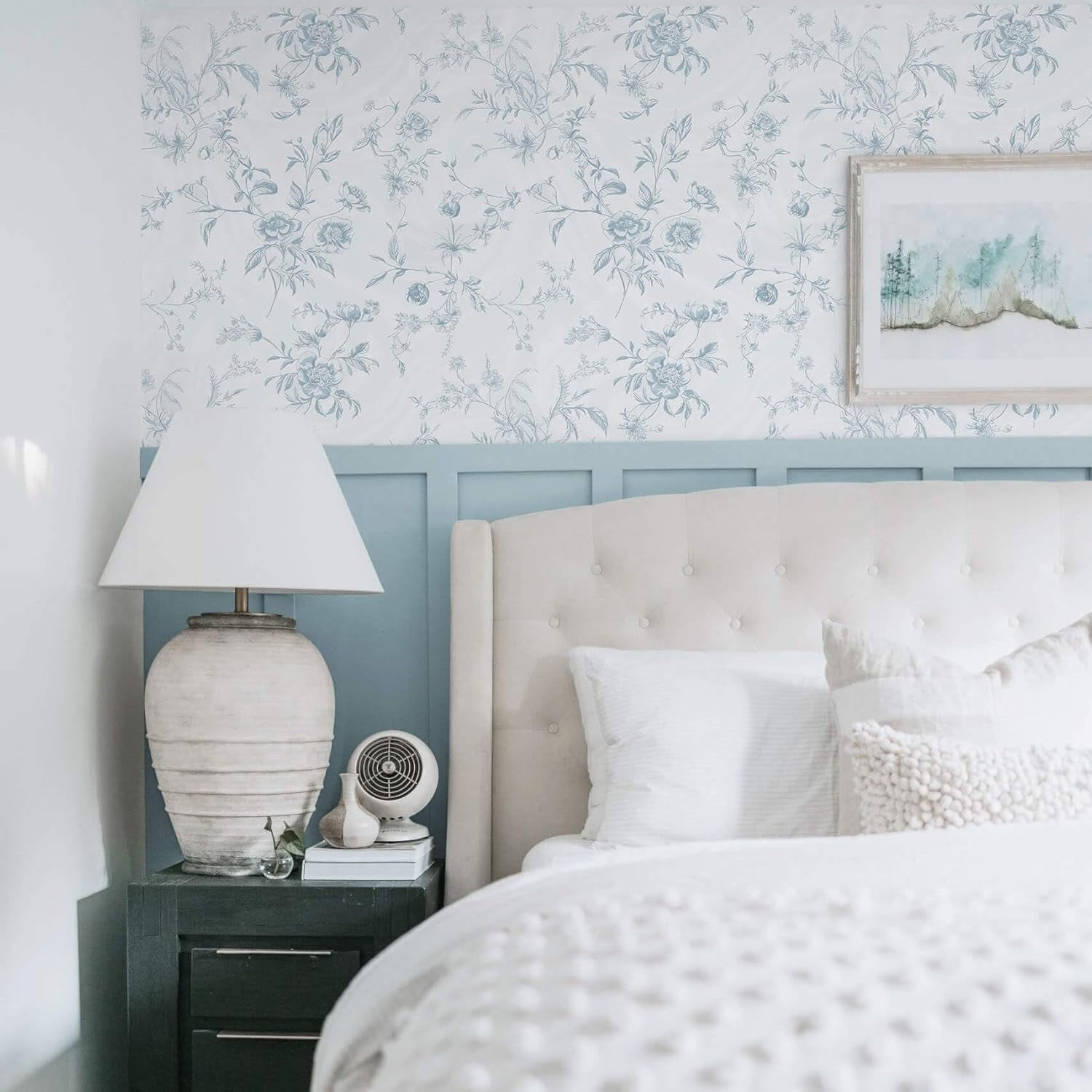Blue Wallpaper Peel and Stick Floral Vintage Stick on Wall Paper French Textured Contact Paper for Cabinet Removable Self Adhesive Wallpaper Vinyl Roll Shelf Deco, 17.3x196in