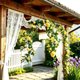 thumbnail image 4 of Guirnalda de Enredaderas de Rosas Artificiales de 180 cm, Decoración Colgante de Flores Falsas con Hojas Verdes para Bodas, Jardines, Uso en Interiores y Exteriores, 4 of 6