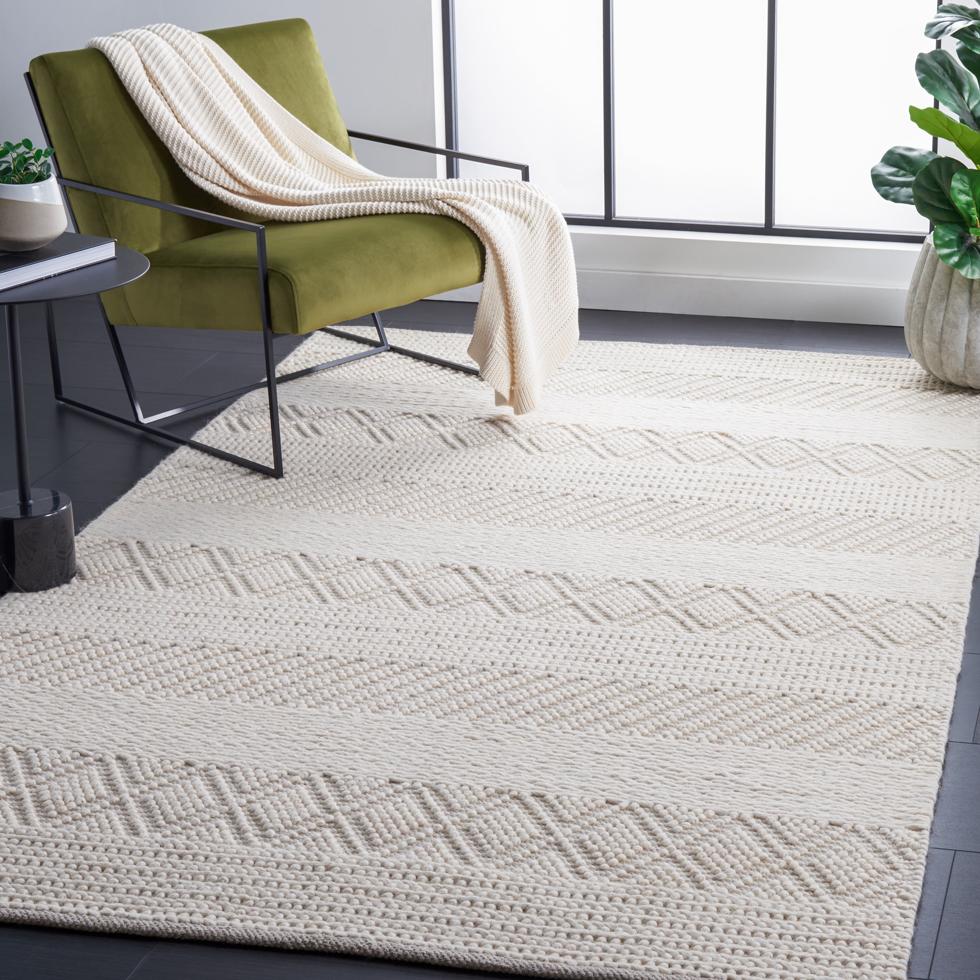 SAFAVIEH Natura Nuala Southwestern Wool Area Rug, Ivory, 6' x 6' Square