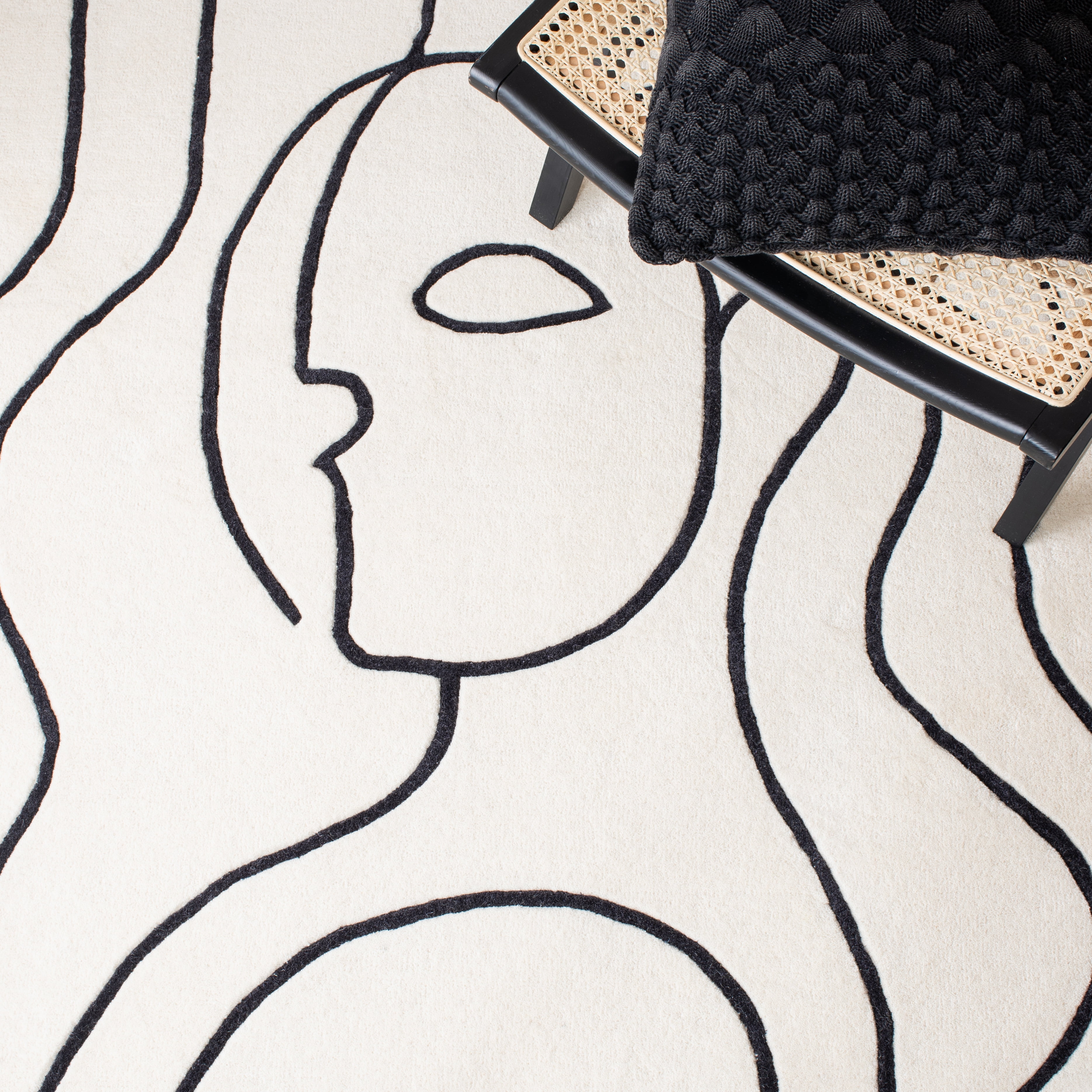 SAFAVIEH Fifth Avenue Dawson Abstract Area Rug, Ivory/Black, 2' x 3'