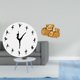 thumbnail image 2 of Reloj de pared con bailarina bailando, reloj decorativo colgante, reloj silencioso, reloj de escritorio, figura de resina, adecuado para regalar., 2 of 8