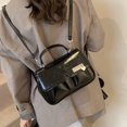 thumbnail image 4 of Bolso cuadrado pequeño de mano de alta gama para mujer, nuevo estilo de moda 2025, bolso de hombro versátil, diseño de nicho, mochila informal, 4 of 5