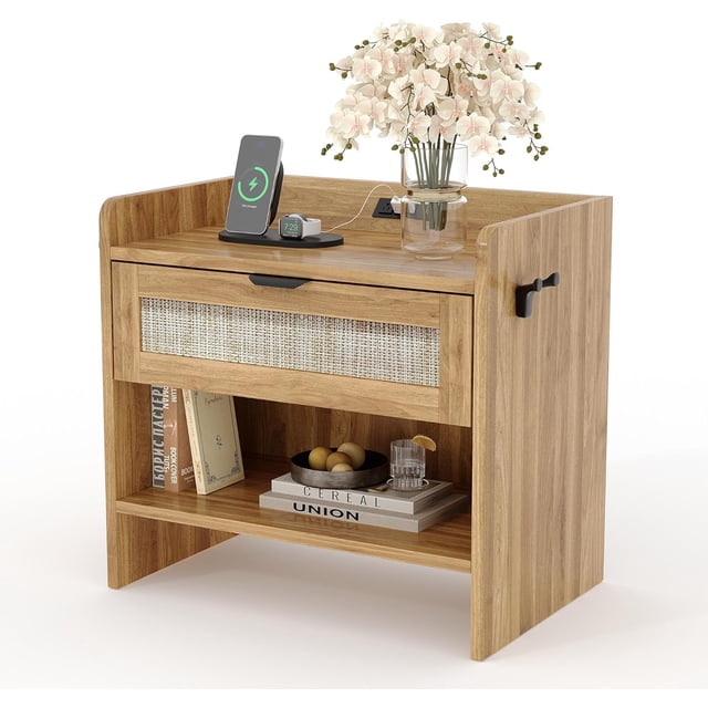 Yeshouse mesita de noche de ratán estilo bohemio, moderna, con estación de carga, cajón y estante de almacenamiento, toma de corriente integrada, ideal para dormitorio, sala o pasillo
