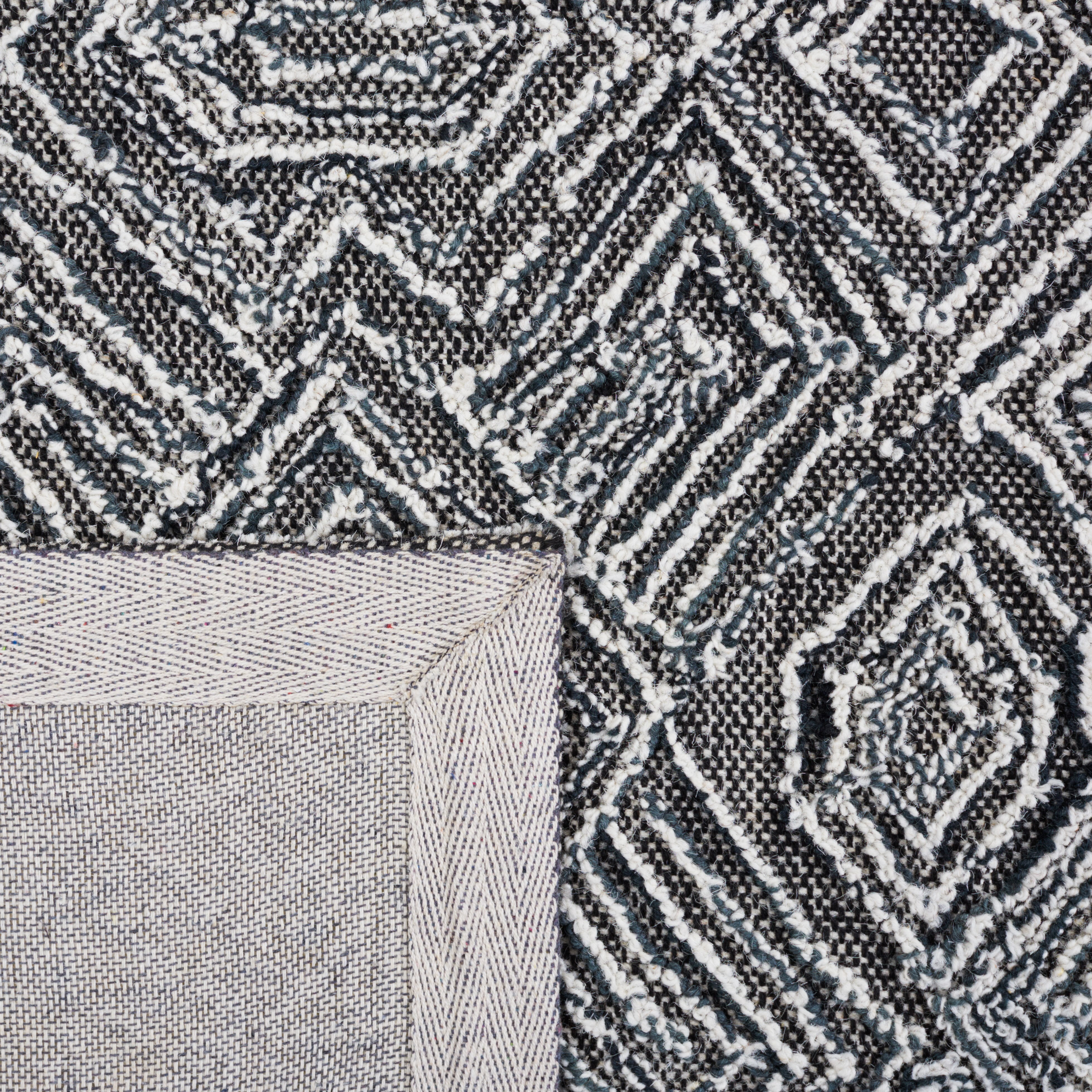 SAFAVIEH Textural Adrasteia Geometric Area Rug, Black/Ivory, 4' x 6'