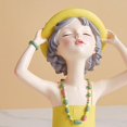 thumbnail image 3 of Escultura de niña de verano Estatua de estilo nórdico Decoración de boda de Un amarillo Zulema Escultura de niña de verano, 3 of 4