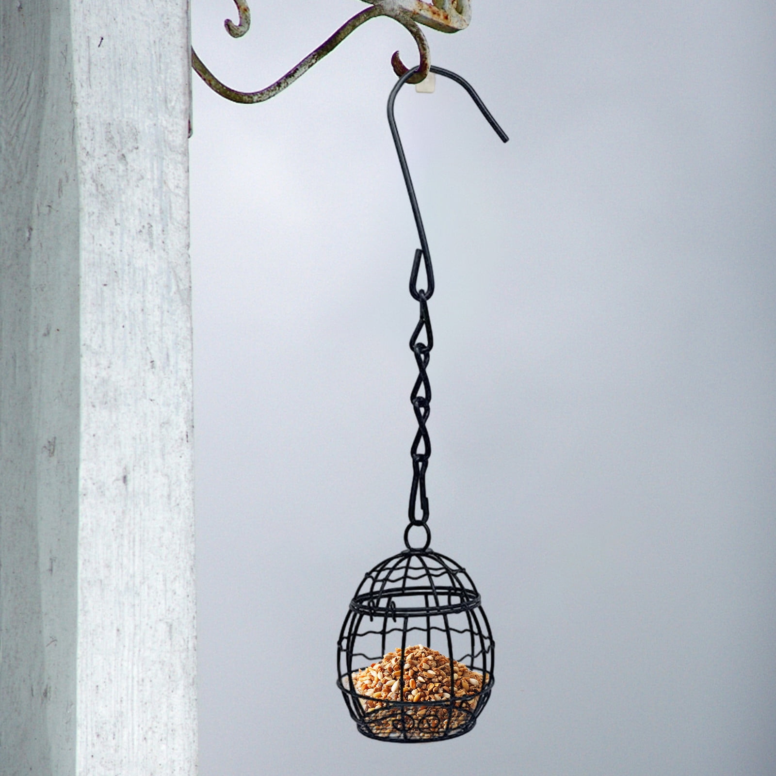 Black and Gold Birdcage Feeder, Hanging Spherical Garden Courtyard Bird Feeder, Metal Mesh Bird Feeding Station for Outdoor Yard Patio Decoration