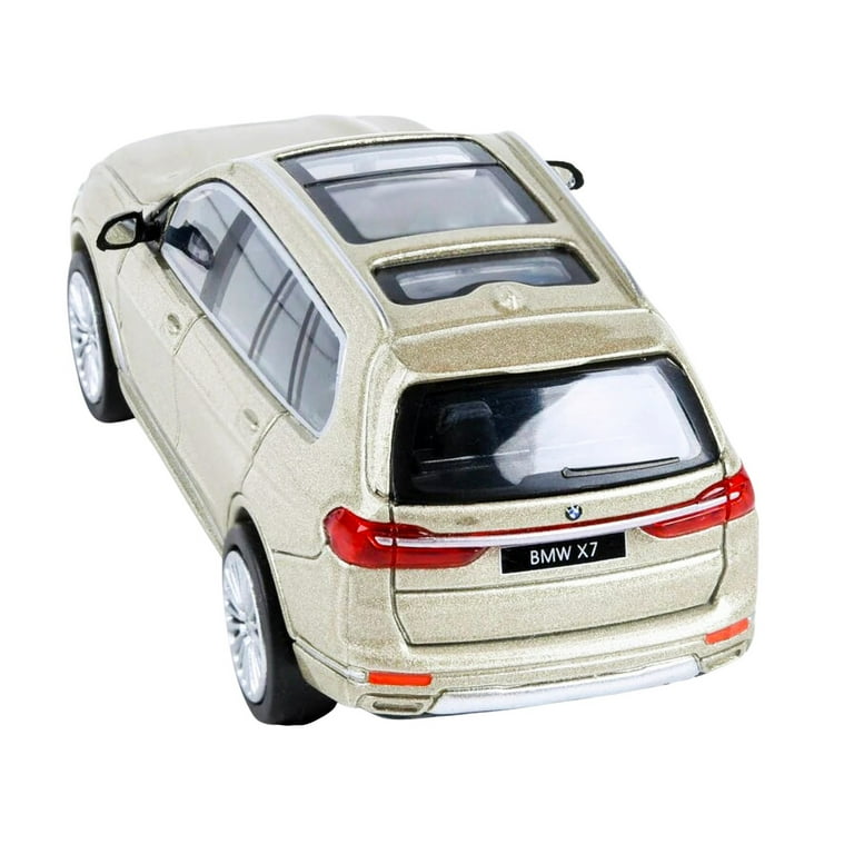 BMW X7 with Sunroof Sunstone Gold Metallic 1/64 Diecast