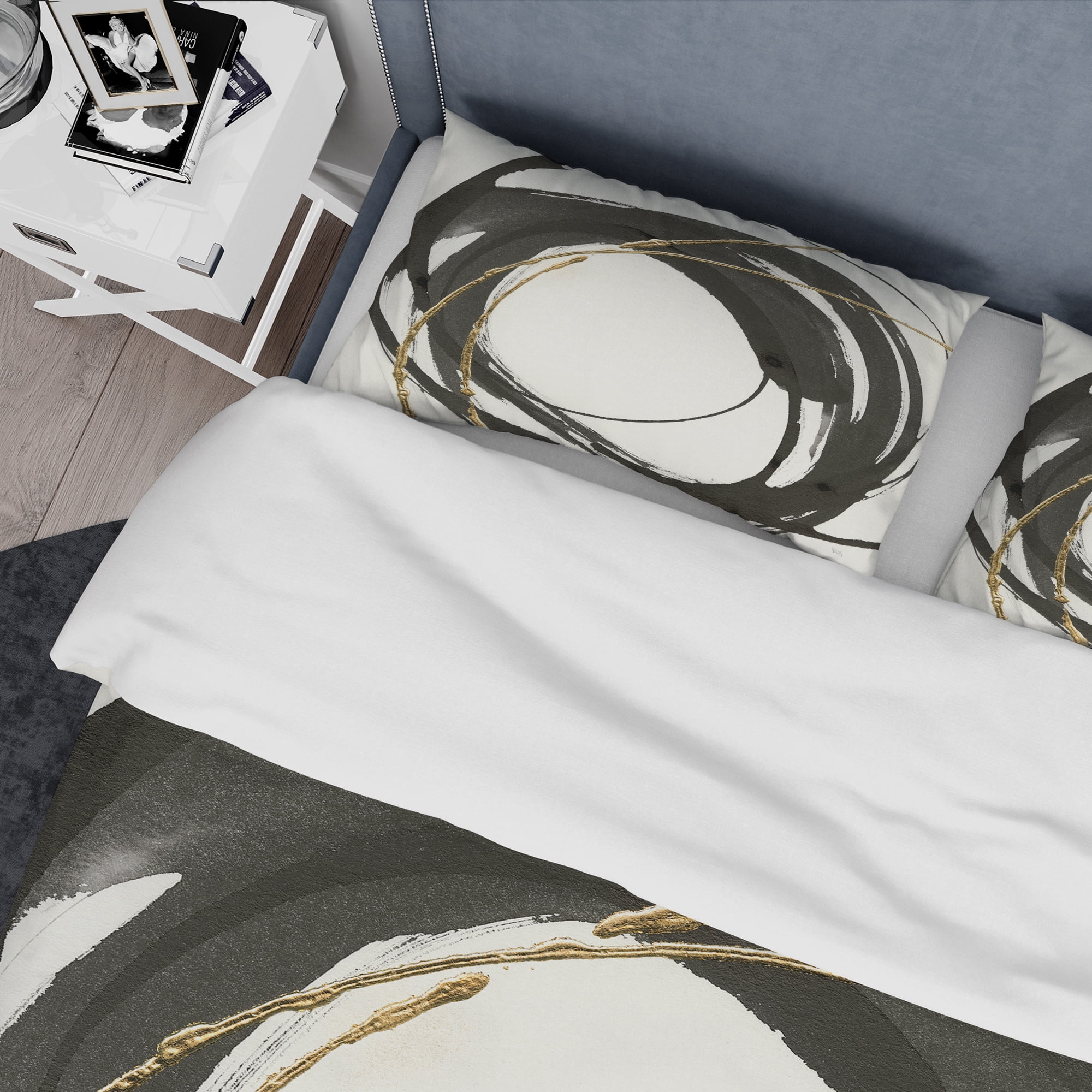 Designart 'Gold Glamour Circle I' Geometric Duvet Cover Set