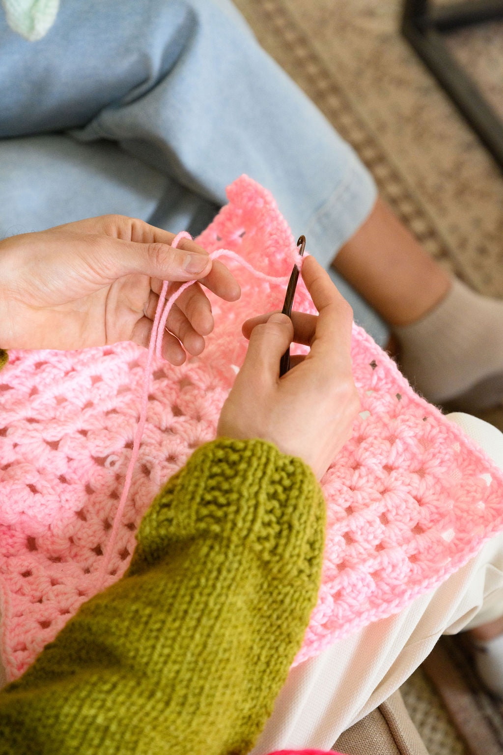 Fil Lion Brand Mandala Gradient Rose Clair, Fil acrylique ombré, 150g/ 270m, 1-CT