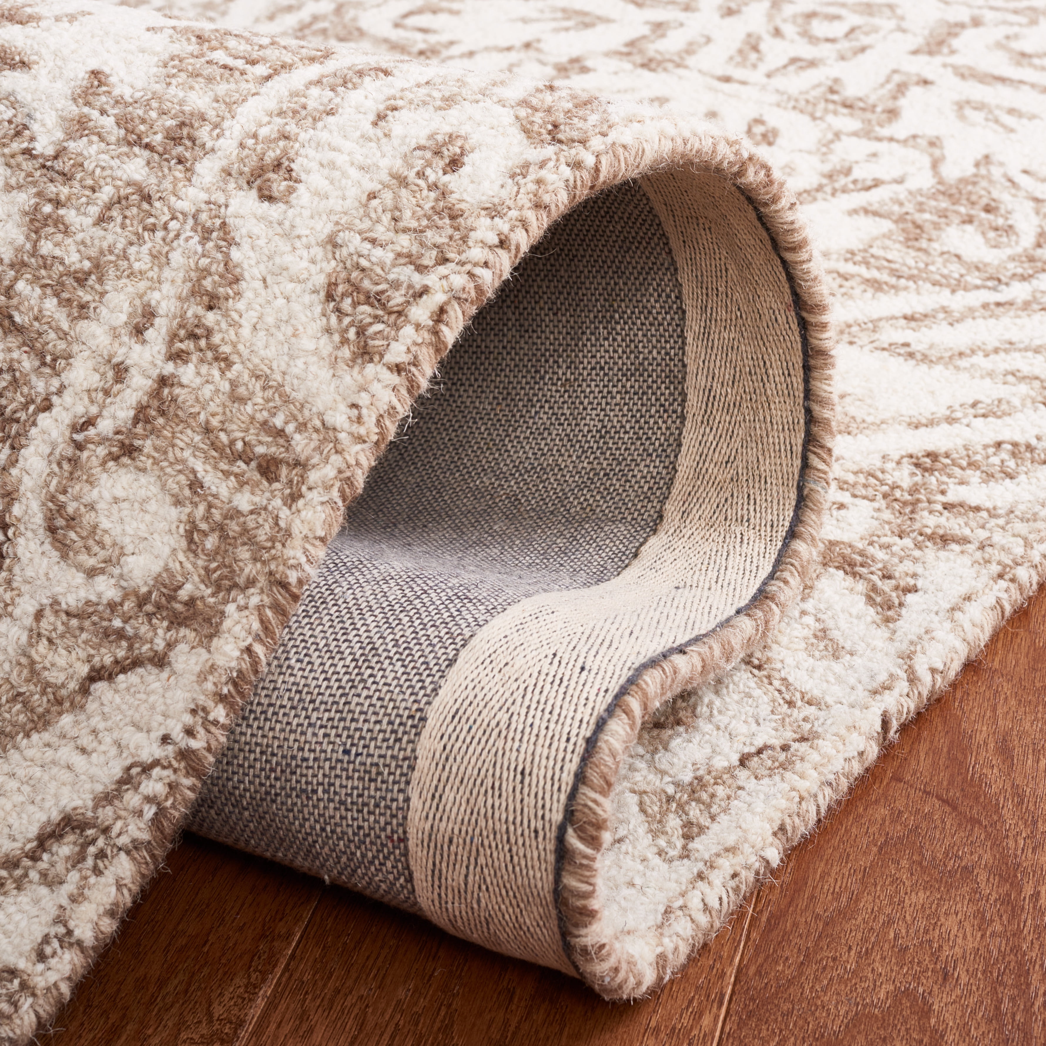SAFAVIEH Abstract Constantine Damask Wool Area Rug, Ivory/Beige, 6' x 6' Square