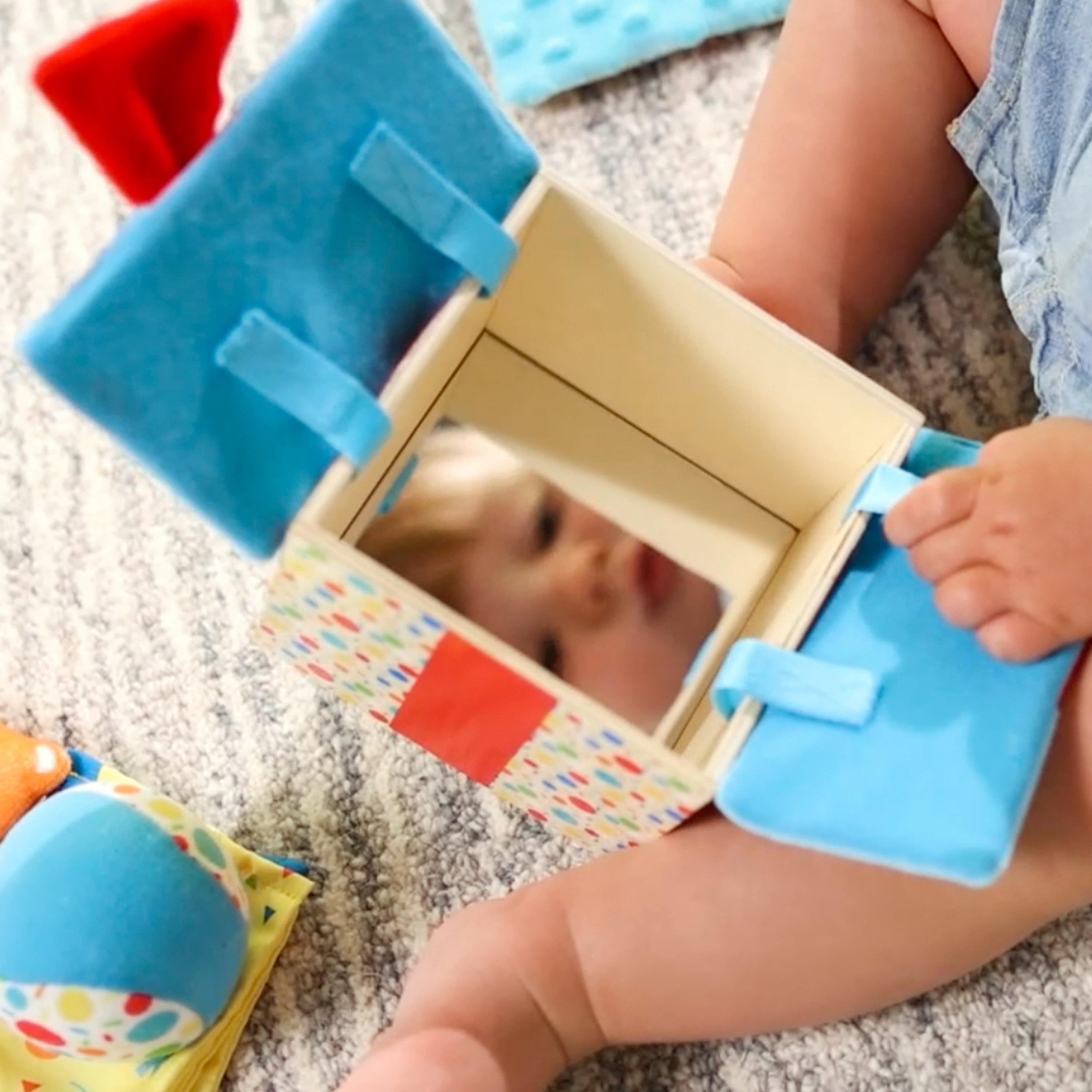 Melissa & Doug Wooden Surprise Gift Box Infant Toy (5 Pieces)