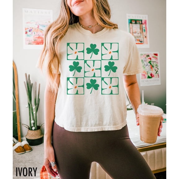 Shamrock Crop Top, St Patricks Day, Irish Crops, Floral Cropped Tee