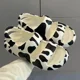 thumbnail image 1 of Sandalias de verano para mujer 2024, tacones planos, plataforma, gruesas, suaves, para mujer, para exteriores, playa, punta abierta, antideslizantes, sandalias de mujer, 1 of 2