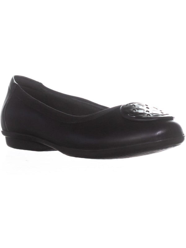 clarks flats black