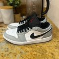 thumbnail image 3 of Jordan Jordan 1 Gris Fumée Clair Taille 9.5, 3 of 5