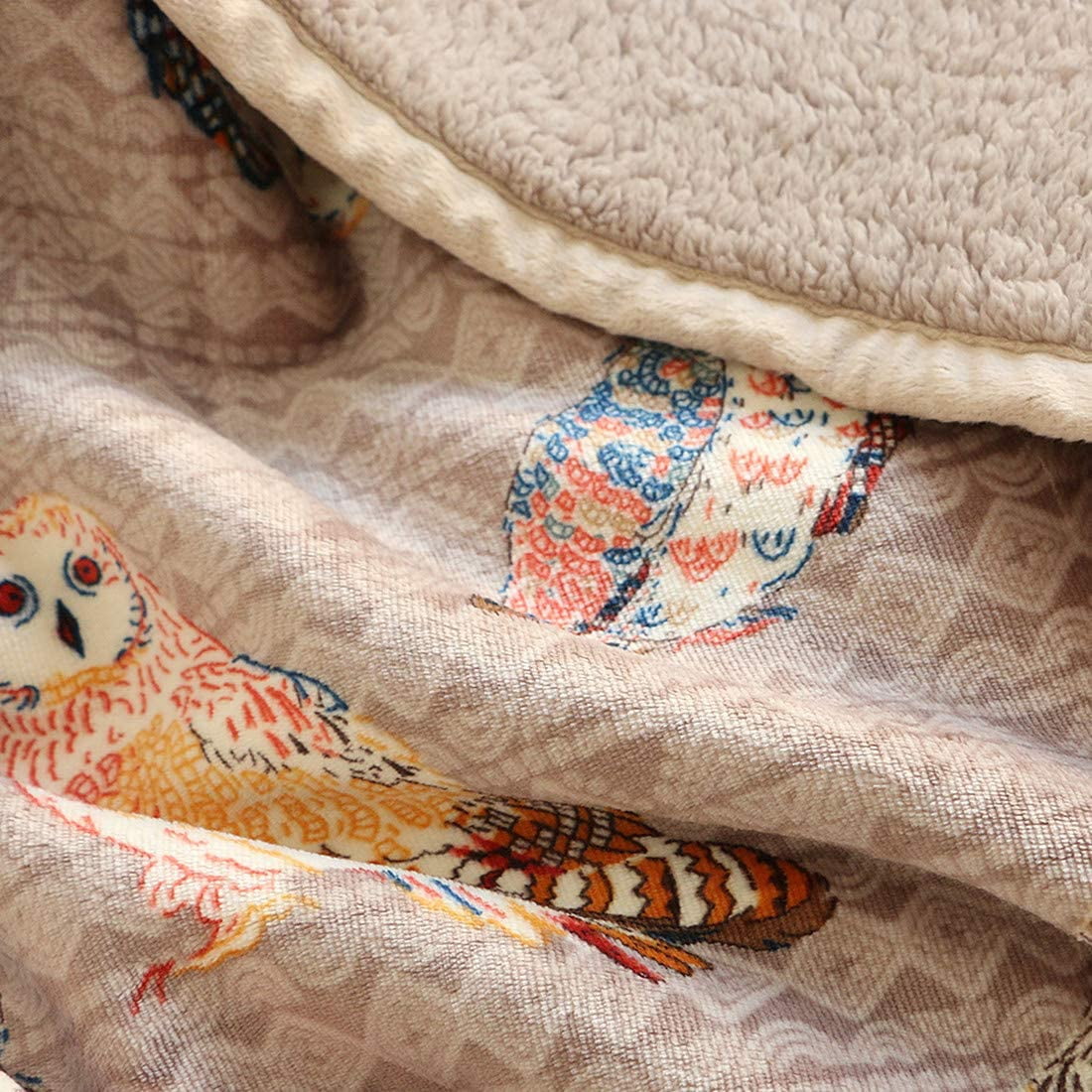 Ukeler Flannel Sherpa Throws 50'' x 60'' - Cute Colorful Owl Design Soft Plush Flannel Blanket Throws for Bed/Couch/Sofa/Office/Camping