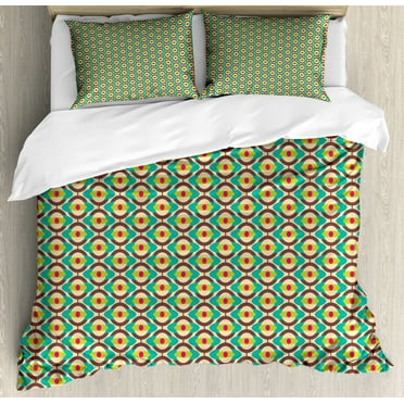 Retro Queen Size Duvet Cover Set, Funky Groovy Pattern with Repeated Concentric Ovals by Rotation in Vertical Order, Decorative 3 Piece Bedding Set with 2 Pillow Shams, Multicolor, by Ambesonne