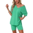 thumbnail image 1 of Pijamas para mujeres INSPIRE CHIC de 2 piezas, camiseta de cuello en V oversized, traje reversible de entrenamiento, camisetas, pantalones cortos de ciclista, conjunto de lounge L verde, 1 of 5