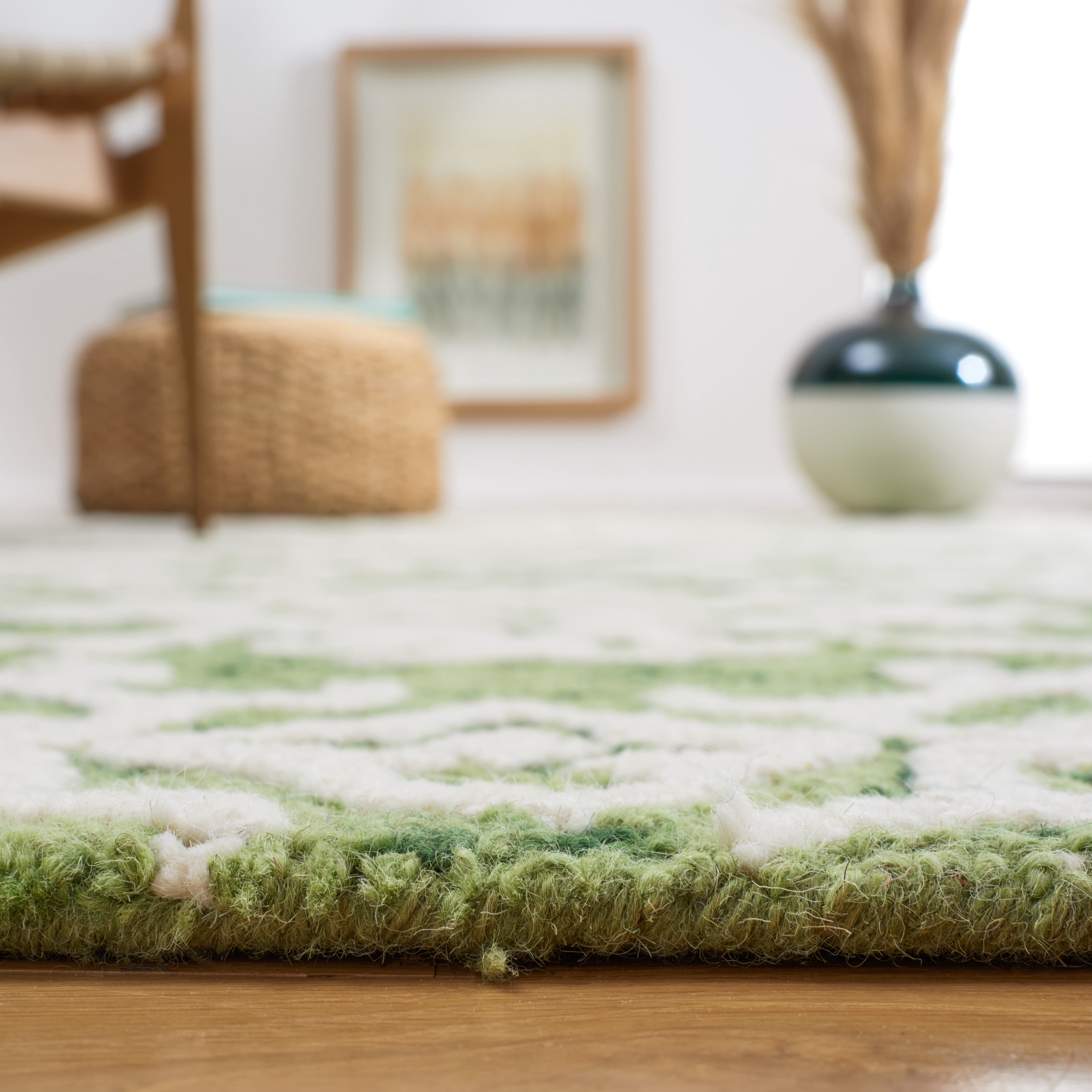 SAFAVIEH Blossom Cletus Damask Area Rug, Green/Ivory, 6' x 6' Square